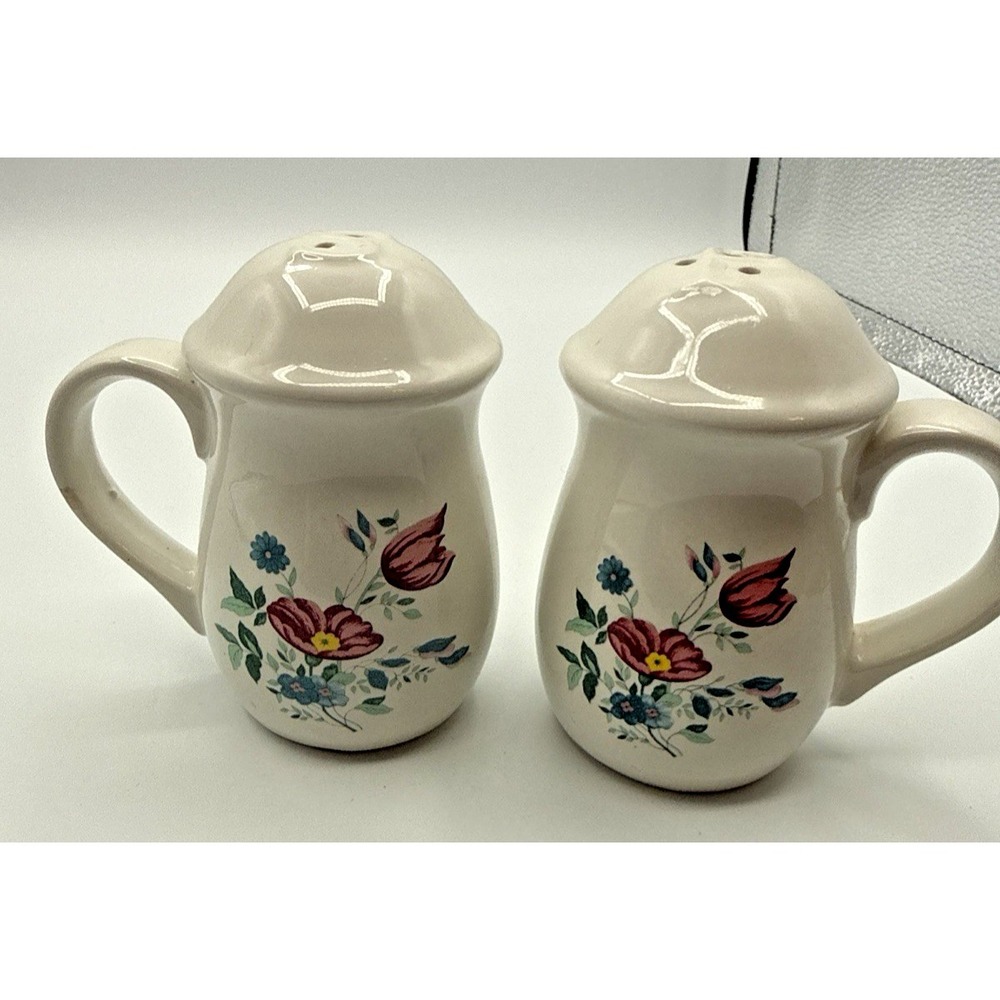 Vintage Sapota Salt‎ & Pepper Shaker Set Ceramic Blue & Burgundy Floral Country